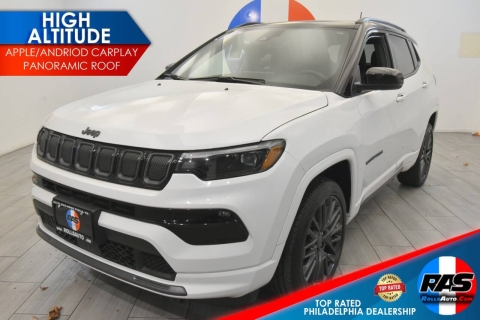 2022 Jeep Compass, Blanco, Mileage: 24,649