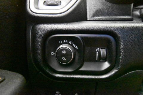 2021 RAM 1500 Big Horn 4x4 4dr Crew Cab 5.6 ft. SB Pickup