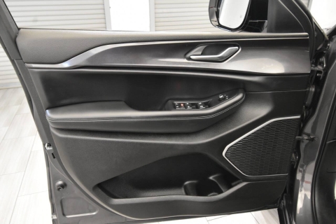 2022 Jeep Grand Cherokee L Altitude 4x4 4dr SUV