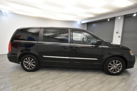 2016 Chrysler Town and Country S 4dr Mini Van
