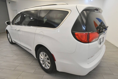 2023 Chrysler Pacifica Touring L AWD 4dr Mini Van