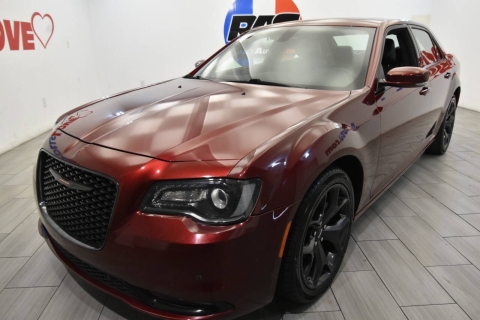 2023 Chrysler 300 S V6 4dr Sedan