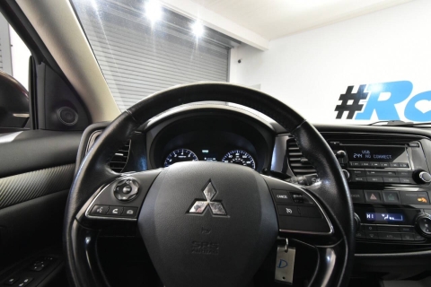 2016 Mitsubishi Outlander ES AWD 4dr SUV