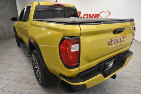 2023 GMC Canyon AT4 4x4 4dr Crew Cab 5 ft. SB