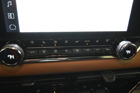 2023 GMC Canyon AT4 4x4 4dr Crew Cab 5 ft. SB