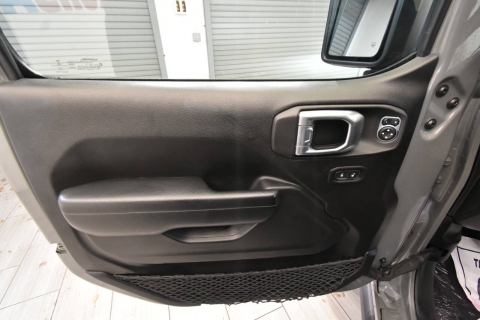 2022 Jeep Gladiator Rubicon 4x4 4dr Crew Cab 5.0 ft. SB