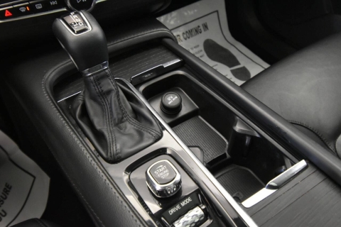 2020 Volvo XC90 T5 Momentum AWD 4dr SUV