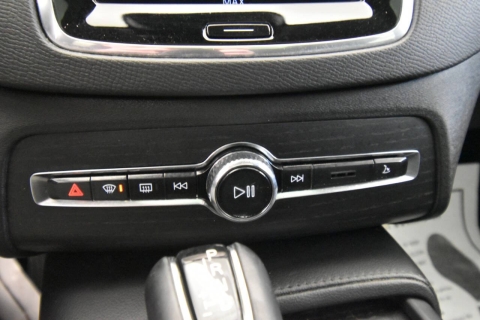 2020 Volvo XC90 T5 Momentum AWD 4dr SUV