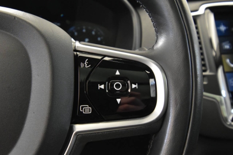 2020 Volvo XC90 T5 Momentum AWD 4dr SUV