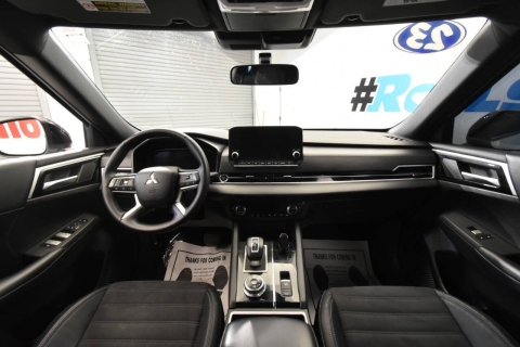 2023 Mitsubishi Outlander Black Edition AWD 4dr SUV