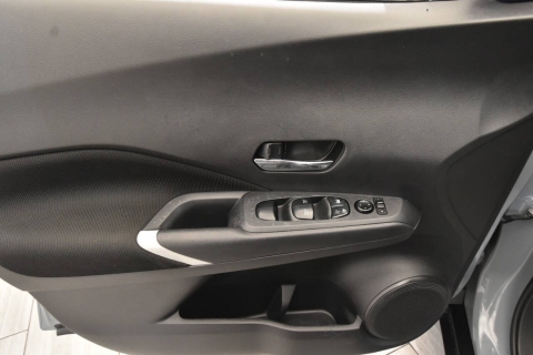 2021 Nissan Kicks SV 4dr Crossover