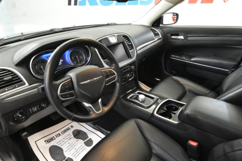 2022 Chrysler 300 Touring L AWD 4dr Sedan