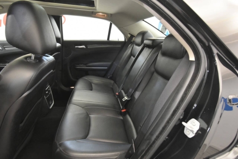 2022 Chrysler 300 Touring L AWD 4dr Sedan