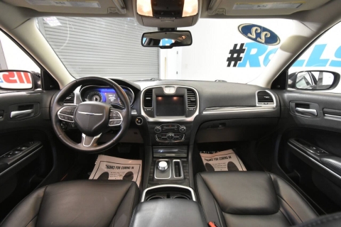 2022 Chrysler 300 Touring L AWD 4dr Sedan