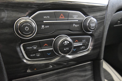 2022 Chrysler 300 Touring L AWD 4dr Sedan