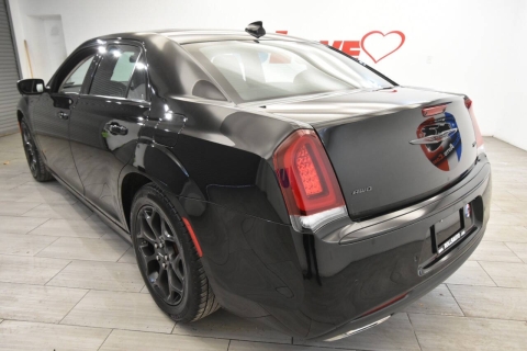 2022 Chrysler 300 Touring L AWD 4dr Sedan