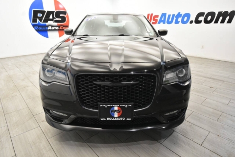 2022 Chrysler 300 Touring L AWD 4dr Sedan