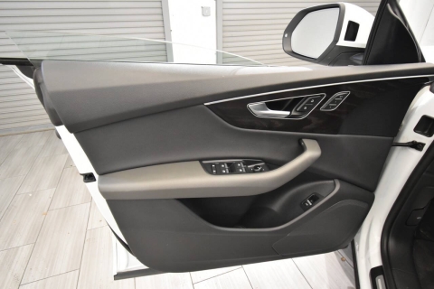 2021 Audi Q8 quattro Premium 55 TFSI AWD 4dr SUV