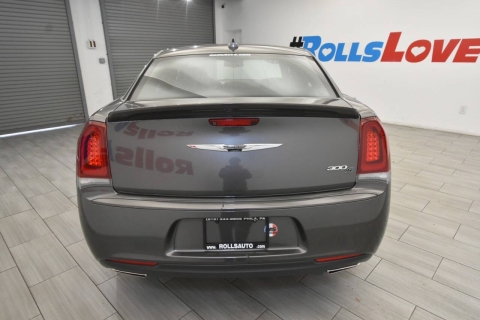 2019 Chrysler 300 S 4dr Sedan