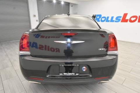 2019 Chrysler 300 S 4dr Sedan