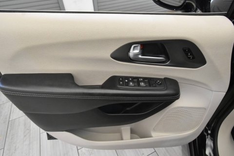 2024 Chrysler Pacifica Touring L 4dr Mini Van