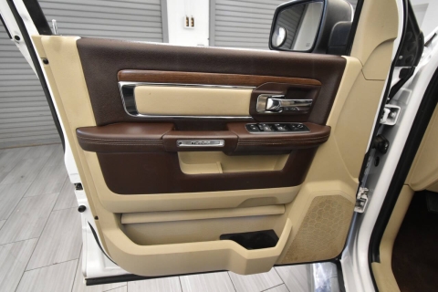 2015 RAM 1500 Laramie 4x4 4dr Crew Cab 5.5 ft. SB Pickup