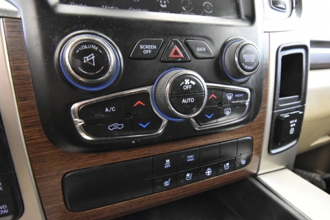 2015 RAM 1500 Laramie 4x4 4dr Crew Cab 5.5 ft. SB Pickup