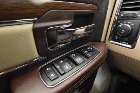 2015 RAM 1500 Laramie 4x4 4dr Crew Cab 5.5 ft. SB Pickup