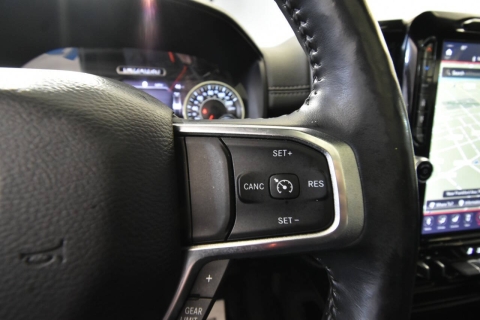 2020 RAM 1500 Laramie 4x4 4dr Crew Cab 6.4 ft. SB Pickup