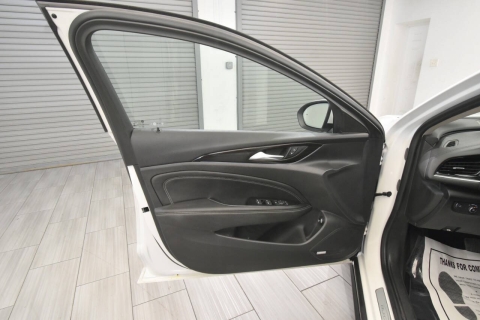 2018 Buick Regal TourX Essence AWD 4dr Wagon