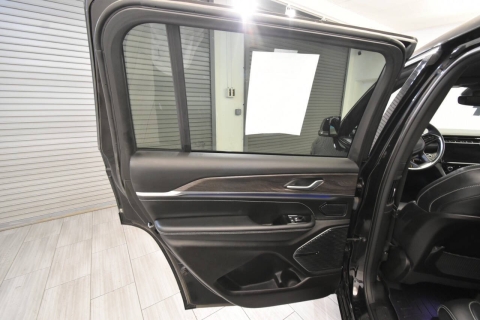 2022 Jeep Grand Cherokee L Overland 4x4 4dr SUV
