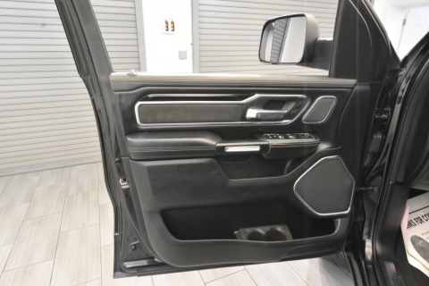 2019 RAM 1500 Laramie 4x4 4dr Crew Cab 5.6 ft. SB Pickup