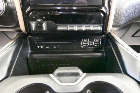 2019 RAM 1500 Laramie 4x4 4dr Crew Cab 5.6 ft. SB Pickup