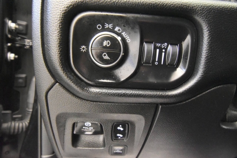 2019 RAM 1500 Laramie 4x4 4dr Crew Cab 5.6 ft. SB Pickup