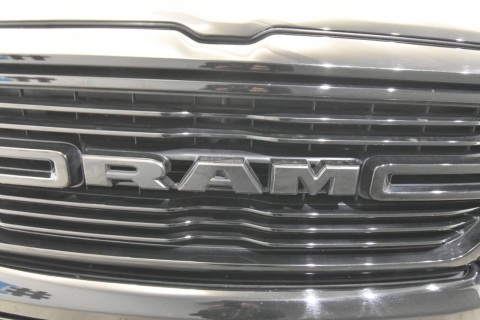 2019 RAM 1500 Laramie 4x4 4dr Crew Cab 5.6 ft. SB Pickup