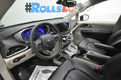 2023 Chrysler Pacifica Touring L 4dr Mini Van