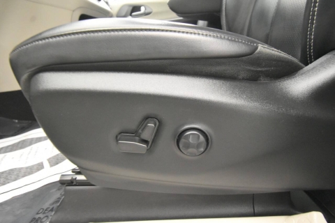 2023 Chrysler Pacifica Touring L 4dr Mini Van