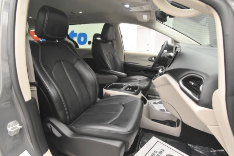 2023 Chrysler Pacifica Touring L 4dr Mini Van