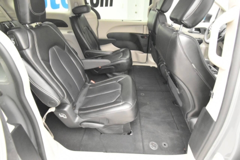 2023 Chrysler Pacifica Touring L 4dr Mini Van