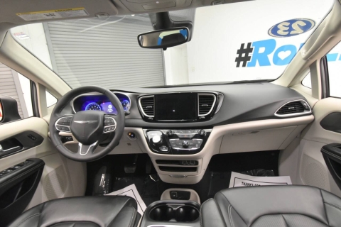 2023 Chrysler Pacifica Touring L 4dr Mini Van