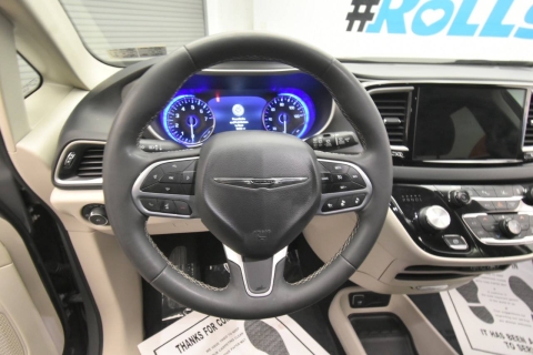 2023 Chrysler Pacifica Touring L 4dr Mini Van