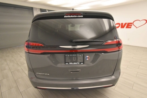 2023 Chrysler Pacifica Touring L 4dr Mini Van