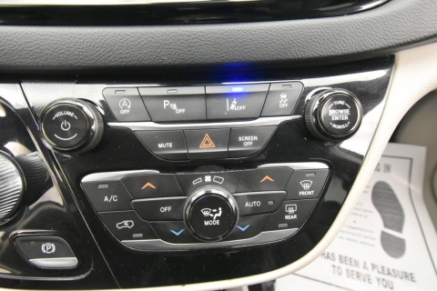 2023 Chrysler Pacifica Touring L 4dr Mini Van