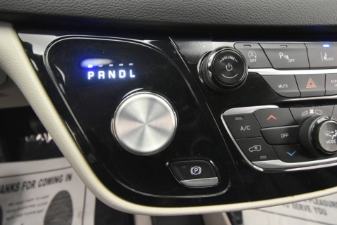2023 Chrysler Pacifica Touring L 4dr Mini Van