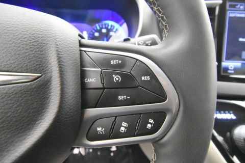 2023 Chrysler Pacifica Touring L 4dr Mini Van