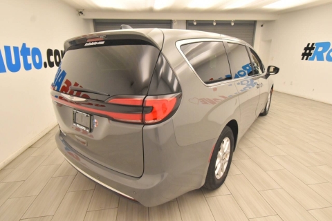 2023 Chrysler Pacifica Touring L 4dr Mini Van