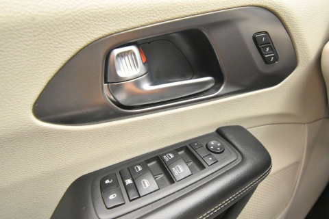 2023 Chrysler Pacifica Touring L 4dr Mini Van