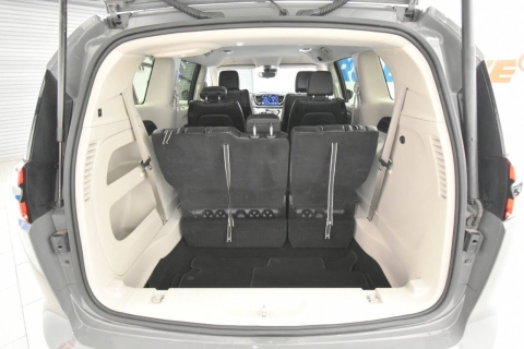 2023 Chrysler Pacifica Touring L 4dr Mini Van