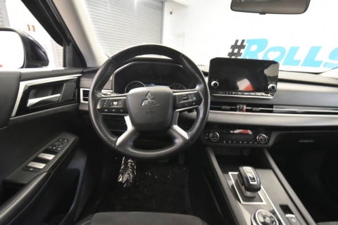 2023 Mitsubishi Outlander SE AWD 4dr SUV