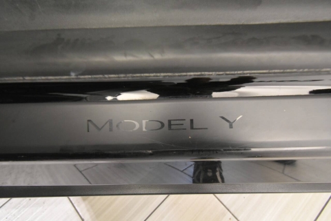 2023 Tesla Model Y Long Range AWD 4dr Crossover